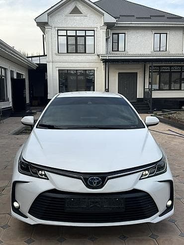Toyota Corolla: 2019 г., 1.8 л, Автомат, Бензин, Седан at lalafo.kg Toyota Corolla: 2019 г., 1.8 л, Автомат, Бензин, Седан
