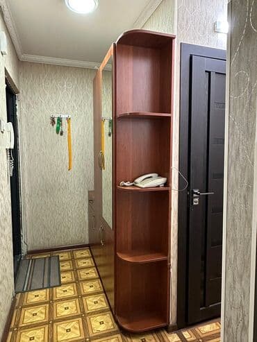 Шкаф-прихожая, С зеркалом, ЛДСП at lalafo.kg Шкаф-прихожая, С зеркалом, ЛДСП