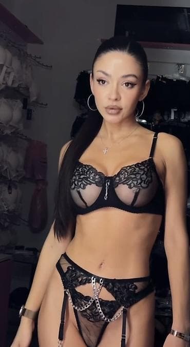 Комплект нижнего белья из черного полупрозрачного тюля с ажурной at lalafo.kg Комплект нижнего белья из черного полупрозрачного тюля с ажурной