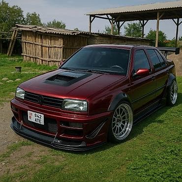 Volkswagen Vento: 1993 г., 1.8 л, Механика, Бензин, Седан at lalafo.kg Volkswagen Vento: 1993 г., 1.8 л, Механика, Бензин, Седан