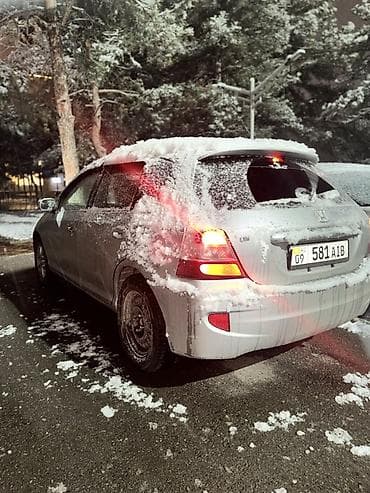 Honda Civic: 2003 г., 1.5 л, Автомат, Бензин, Хэтчбэк at lalafo.kg Honda Civic: 2003 г., 1.5 л, Автомат, Бензин, Хэтчбэк