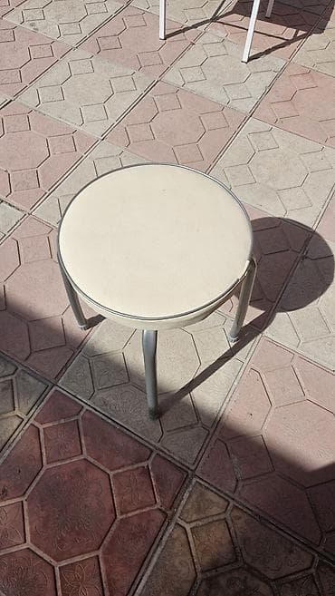 Табуретка, Железо, Не раскладной at lalafo.kg Табуретка, Железо, Не раскладной