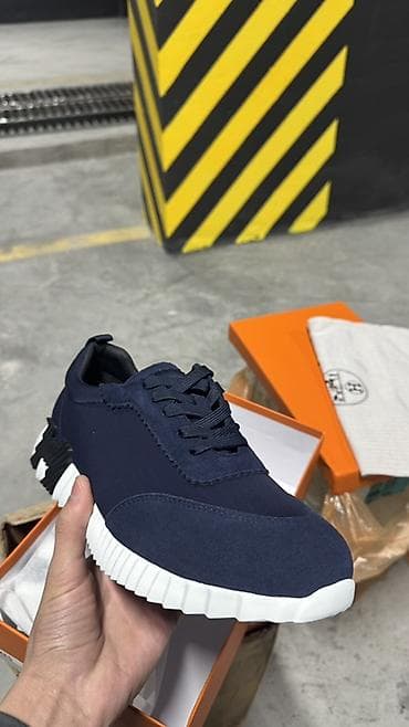 Кроссовки мужские, темно-синие - Верх: текстиль/неопрен с накладками at lalafo.kg Кроссовки мужские, темно-синие - Верх: текстиль/неопрен с накладками