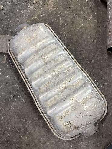 Глушитель 2018 г., Б/у, Оригинал at lalafo.kg Глушитель 2018 г., Б/у, Оригинал