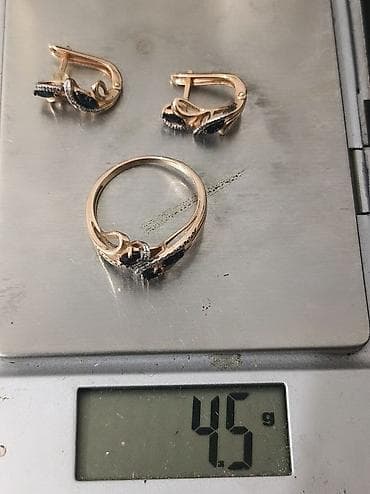 Ювелирный комплект: кольцо и серьги из золота с бриллиантами и lalafo.kg да Ювелирный комплект: кольцо и серьги из золота с бриллиантами и