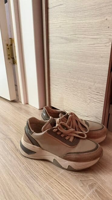 Кроссовки женские, массивная подошва. - Цвет: бежевый/молочный с at lalafo.kg Кроссовки женские, массивная подошва. - Цвет: бежевый/молочный с