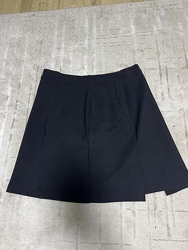 Юбка, Модель юбки: Трапеция, Мини at lalafo.kg Юбка, Модель юбки: Трапеция, Мини