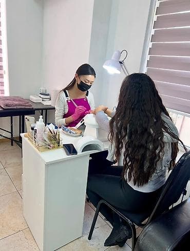 Коворкингди ижаралоо: Сдается маникюрный стол в уютной женской студии центр lalafo.kg да — 1 Коворкингди ижаралоо: Сдается маникюрный стол в уютной женской студии центр — 1