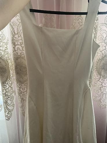 Платье молочного цвета А-силуэта - Материал: плотная гладкая ткань с at lalafo.kg Платье молочного цвета А-силуэта - Материал: плотная гладкая ткань с