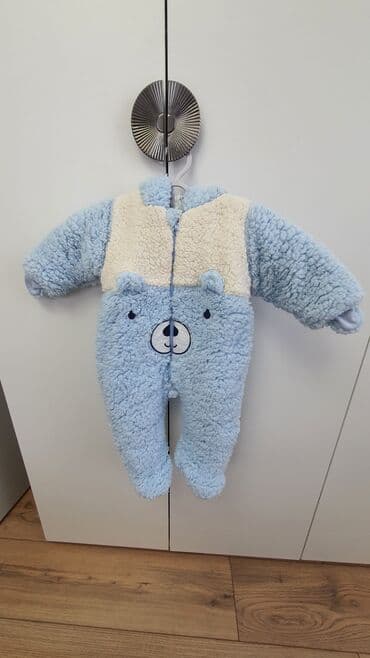 Комбез зима размер от 2хмесяцев до 7 размер до 75см есть варежки на at lalafo.kg Комбез зима размер от 2хмесяцев до 7 размер до 75см есть варежки на