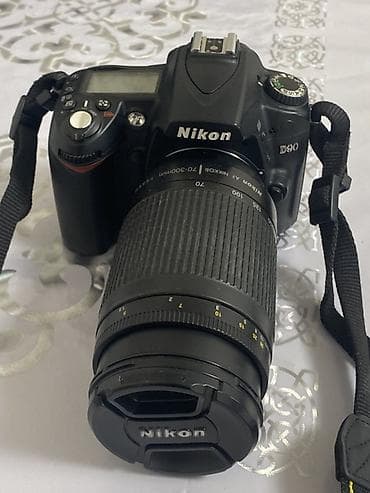 Зеркальная камера Nikon D90 с телефотообъективом Nikon AF Nikkor at lalafo.kg Зеркальная камера Nikon D90 с телефотообъективом Nikon AF Nikkor