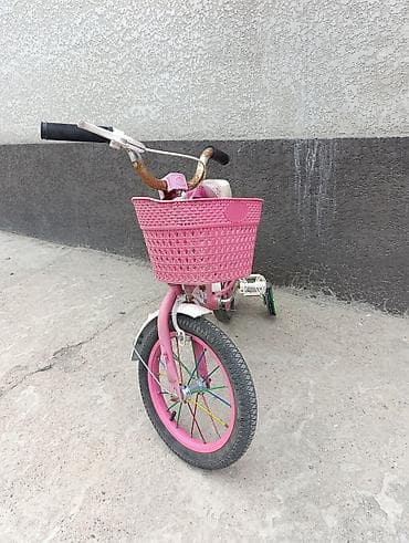 Детский велосипед с дополнительными боковыми колесами - Размер колес at lalafo.kg Детский велосипед с дополнительными боковыми колесами - Размер колес