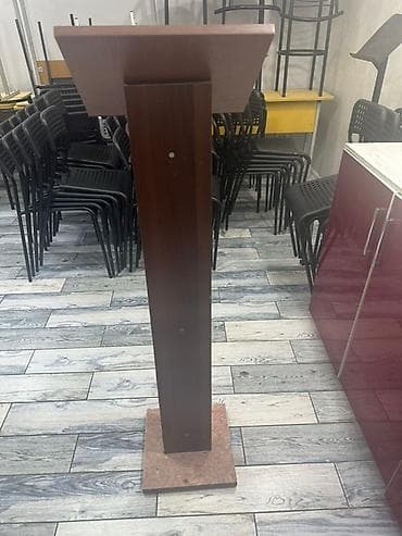 Кафедра/трибуна для выступлений - Материал: массив/ЛДСП под древесную at lalafo.kg Кафедра/трибуна для выступлений - Материал: массив/ЛДСП под древесную