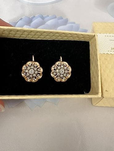 Серьги, Проба 585, Женские, Б/у at lalafo.kg Серьги, Проба 585, Женские, Б/у