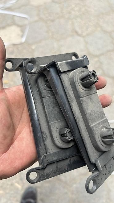 Пластиковые крепёжные планки/кронштейны с двумя монтажными ушками по at lalafo.kg Пластиковые крепёжные планки/кронштейны с двумя монтажными ушками по
