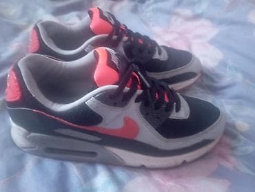 Мужские кроссовки, 42, Nike, Б/у, цвет - Черный, Самовывоз, Платная доставка at lalafo.kg Мужские кроссовки, 42, Nike, Б/у, цвет - Черный, Самовывоз, Платная доставка