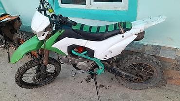 -питбайк внедорожного профиля - Двигатель: одноцилиндровый 4‑тактный с at lalafo.kg -питбайк внедорожного профиля - Двигатель: одноцилиндровый 4‑тактный с