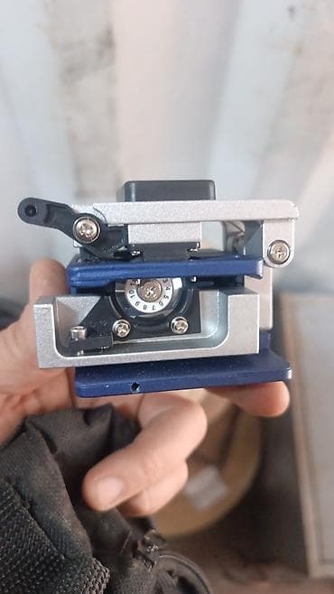 Оптический кливелер Fiber Cleaver FC‑6S - Инструмент для точного lalafo.kg да Оптический кливелер Fiber Cleaver FC‑6S - Инструмент для точного