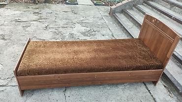 Бир жарым керебеттер: Бир кишилик керебет, Колдонулган, Матрасы бар, узуну - 200 см lalafo.kg да — 1 Бир жарым керебеттер: Бир кишилик керебет, Колдонулган, Матрасы бар, узуну - 200 см — 1