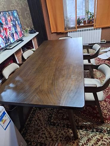 Кухонный стол и стул, цвет - Коричневый at lalafo.kg Кухонный стол и стул, цвет - Коричневый