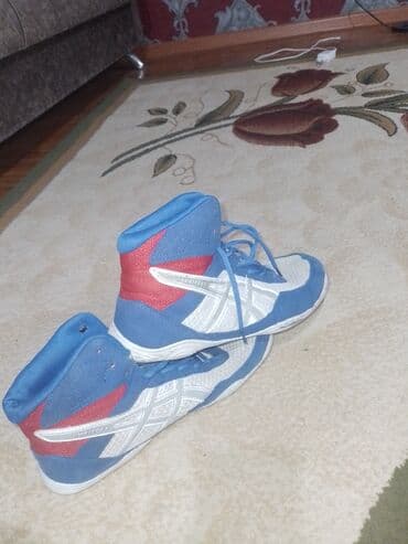 Мужские кроссовки, 41, Asics, Б/у, цвет - Синий, Самовывоз at lalafo.kg Мужские кроссовки, 41, Asics, Б/у, цвет - Синий, Самовывоз