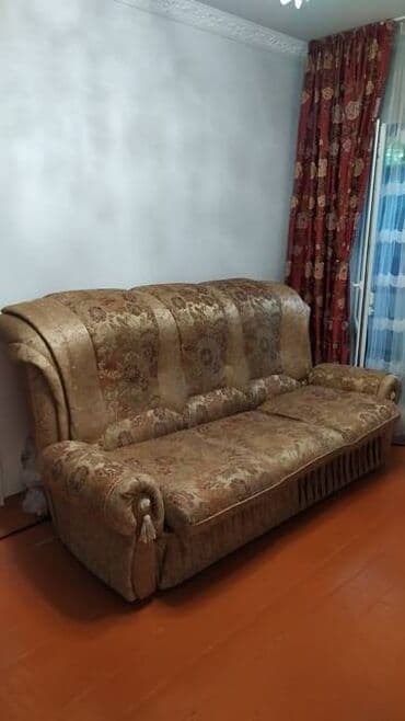 Мягкая мебель. Продаю б/у мягкую мебель: диван и два кресла. Диван at lalafo.kg Мягкая мебель. Продаю б/у мягкую мебель: диван и два кресла. Диван