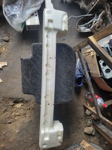 Накладка на бампер Subaru, Б/у, Оригинал at lalafo.kg Накладка на бампер Subaru, Б/у, Оригинал