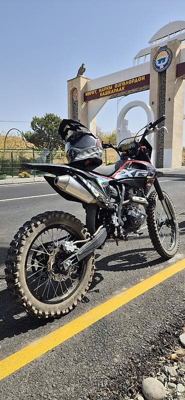 Эндуро/кроссовый мотоцикл XGJ 300 куб состояние идеальное - at lalafo.kg Эндуро/кроссовый мотоцикл XGJ 300 куб состояние идеальное -