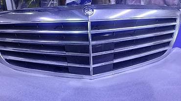 Решетка радиатора Mercedes-Benz Б/у, Оригинал at lalafo.kg Решетка радиатора Mercedes-Benz Б/у, Оригинал
