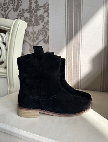 Продаю стильные казачки черные,сами покупали за 6500,Деми.Цена at lalafo.kg Продаю стильные казачки черные,сами покупали за 6500,Деми.Цена