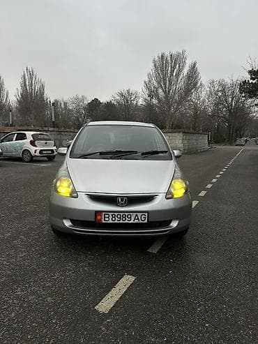 Honda Fit: 2002 г., 1.3 л, Бензин, Хэтчбэк at lalafo.kg Honda Fit: 2002 г., 1.3 л, Бензин, Хэтчбэк