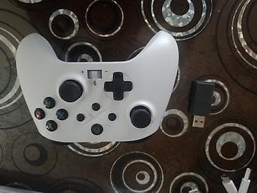 Обычный китай геймпад брал на гонки погонял неделю и из за работы не at lalafo.kg Обычный китай геймпад брал на гонки погонял неделю и из за работы не