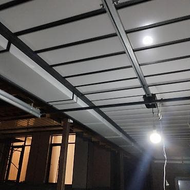 Подшивка свесов и облицовка карнизов фасада композитными панелями - at lalafo.kg Подшивка свесов и облицовка карнизов фасада композитными панелями -