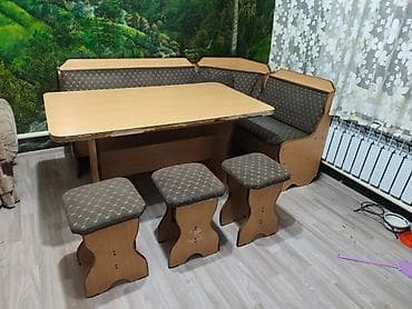 Кухонный стол со стульями at lalafo.kg Кухонный стол со стульями