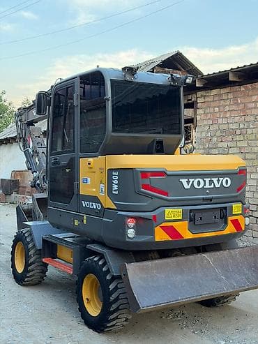 Экскаватор, Volvo, Колесный at lalafo.kg Экскаватор, Volvo, Колесный