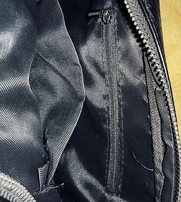 Барсетка, Материал: Искусственная кожа, Застежка на молнии, Множество карманов, Съёмный ремень, Б/у at lalafo.kg — 7 Барсетка, Материал: Искусственная кожа, Застежка на молнии, Множество карманов, Съёмный ремень, Б/у — 7