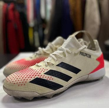 Футбольная обувь для зала и мини‑футбола (ассортимент моделей) at lalafo.kg Футбольная обувь для зала и мини‑футбола (ассортимент моделей)