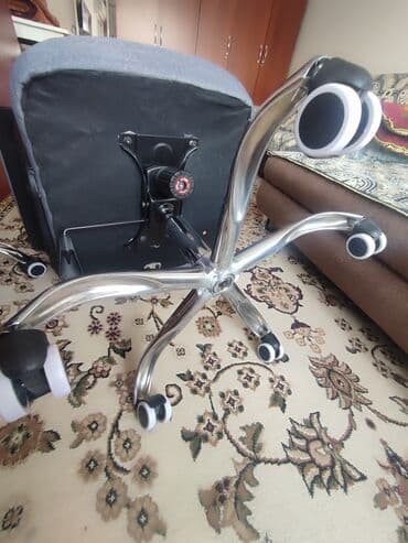 Офис шкафтары: Офис креслолор, Дөңгөлөктүү, түсү - Боз lalafo.kg да — 4 Офис шкафтары: Офис креслолор, Дөңгөлөктүү, түсү - Боз — 4