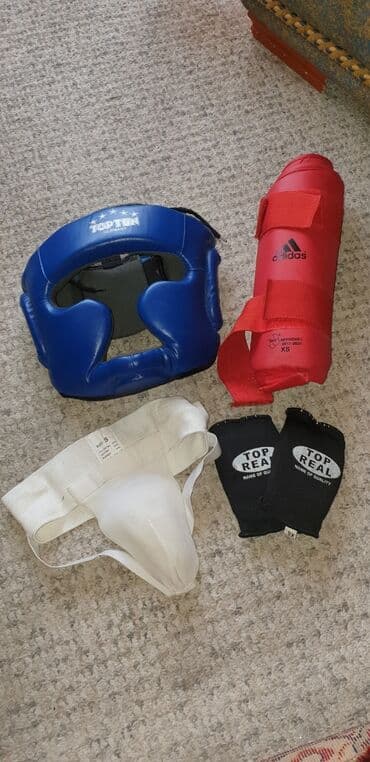 Шлем для каратэ,бокса (размер м)- 900 Футы- (размер xs) -900 Протектор at lalafo.kg Шлем для каратэ,бокса (размер м)- 900 Футы- (размер xs) -900 Протектор