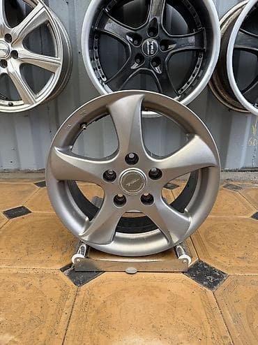Литые Диски R 15 Комплект, отверстий - 5, Б/у at lalafo.kg Литые Диски R 15 Комплект, отверстий - 5, Б/у