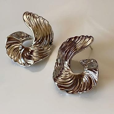 Геометрические модные серьги at lalafo.kg — 1 Геометрические модные серьги — 1