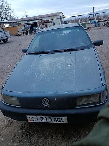 Volkswagen Passat: 1990 г., 1.8 л, Механика, Бензин, Седан at lalafo.kg Volkswagen Passat: 1990 г., 1.8 л, Механика, Бензин, Седан