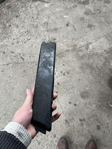 Накладка на бампер BMW, Б/у, Оригинал at lalafo.kg Накладка на бампер BMW, Б/у, Оригинал