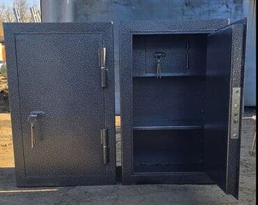 Сейф железный 70х45х40см 1100030кг at lalafo.kg Сейф железный 70х45х40см 1100030кг