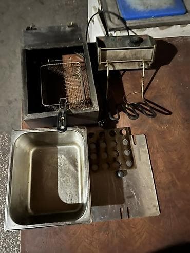 Электрическая фритюрница (настольная) есть 5 штук по 2400 сомов at lalafo.kg Электрическая фритюрница (настольная) есть 5 штук по 2400 сомов