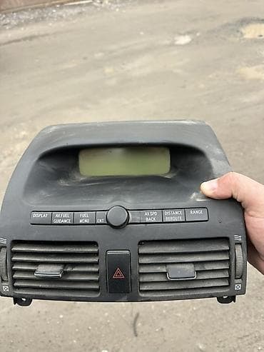 Блок верхней центральной консоли с бортовым дисплеем и воздуховодами at lalafo.kg Блок верхней центральной консоли с бортовым дисплеем и воздуховодами