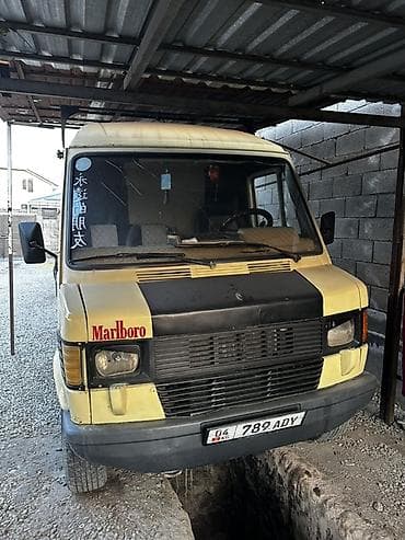 Легкий грузовик at lalafo.kg Легкий грузовик