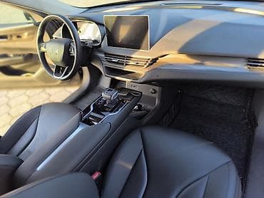 HONGQI — интерьер автомобиля, современный и технологичный - at lalafo.kg HONGQI — интерьер автомобиля, современный и технологичный -