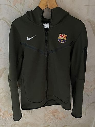 Мужской спортивный костюм, S, Nike, Б/у, Самовывоз at lalafo.kg Мужской спортивный костюм, S, Nike, Б/у, Самовывоз