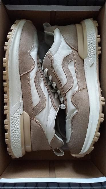 Продаю ботасы. Очень удобная колодка и очень мягкие. Размер 38,5 - at lalafo.kg Продаю ботасы. Очень удобная колодка и очень мягкие. Размер 38,5 -